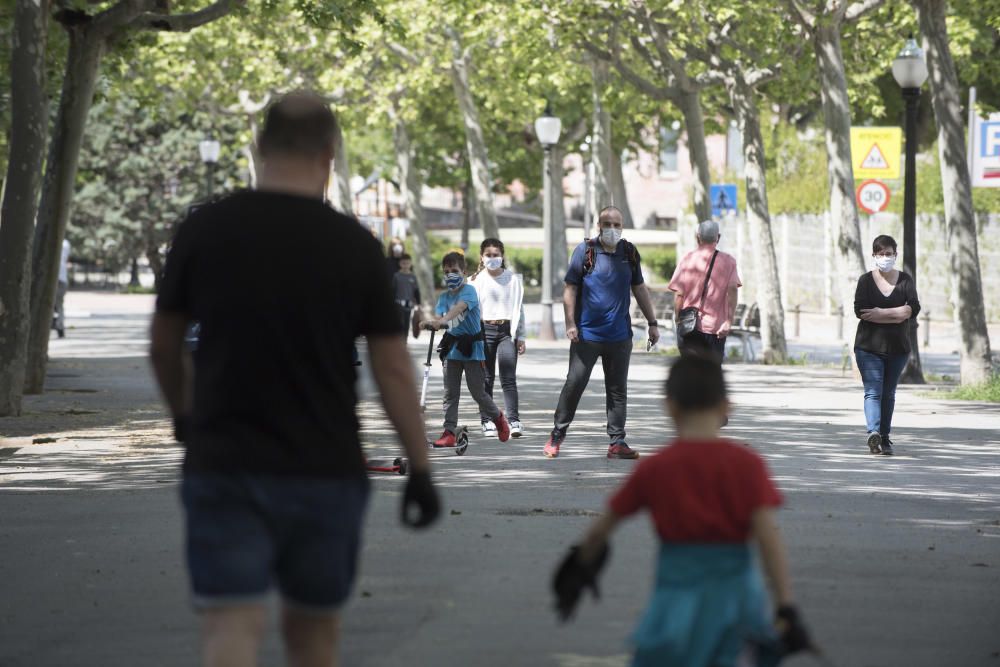 Els menors de 14 anys poden sortir a passejar una hora al dia acompanyats d''un adult