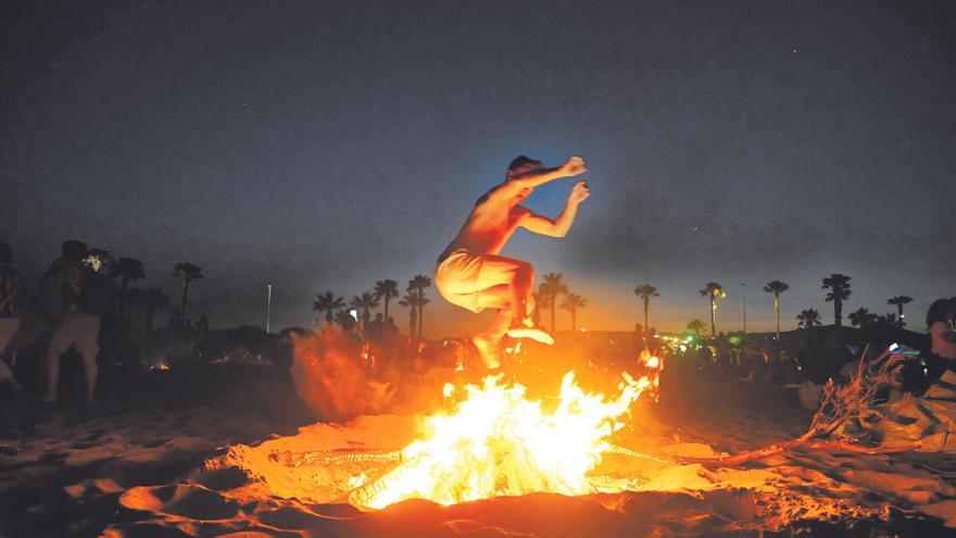 Agenda de Sant Joan: Castellón celebra este domingo su noche más mágica