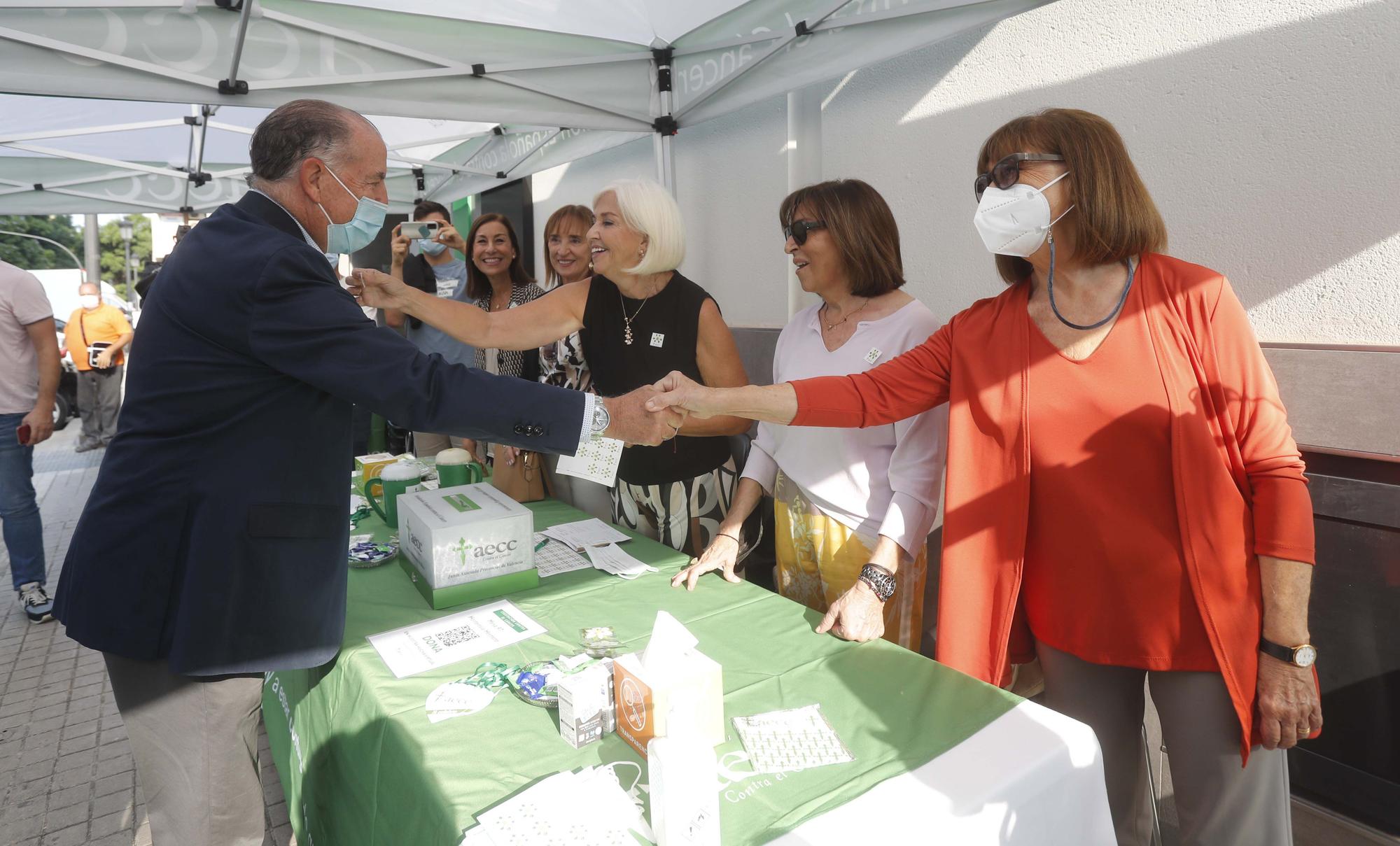 El Valencia Basket acude a su cita anual en la cuestación contra el cáncer