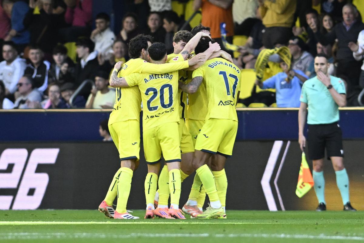 Buchanan celebra con sus compañeros tras marcar el 1-0 al Getafe CF