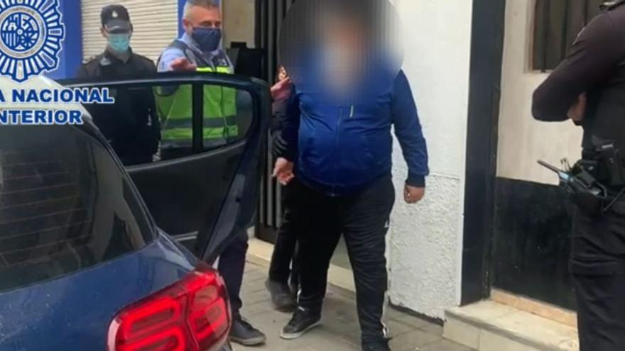 Dos detenidos en Alicante por explotar a discapacitados pidiendo limosna 14 horas diarias