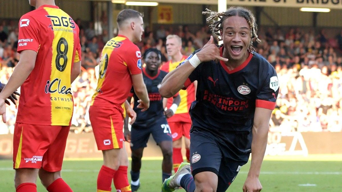 Xavi Simons celebra su gol ante Go Ahead Eagles