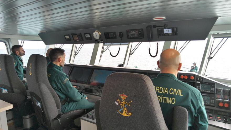 A bordo de la "Río Luna", la nueva patrullera de la Guardia Civil contra la pesca ilegal