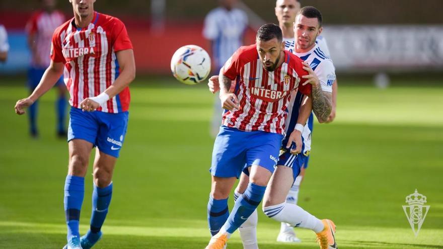 Aitor decide en el amistoso entre Sporting y Ponferradina
