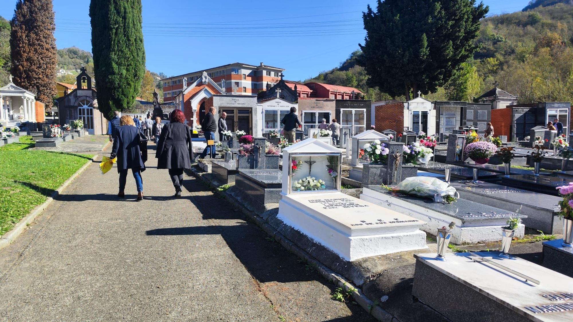 Cementerios de las Cuencas por Todos los Santos