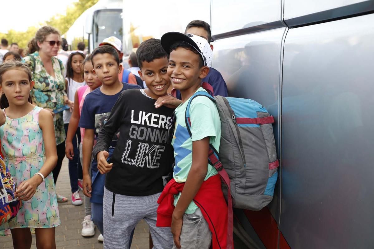 Fotogalería: Despedida a los niños saharauis.