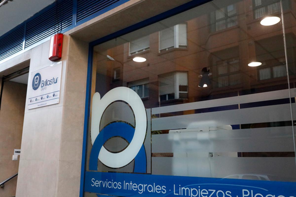 La mujer apuñalada, una limpiadora "discreta y educada" que se crio en una casa de El Natahoyo