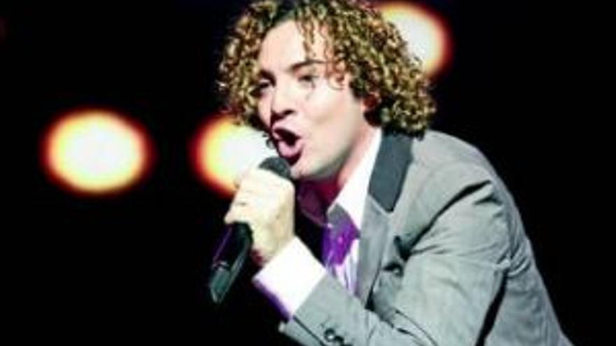 Bisbal negocia un concierto en Cáceres