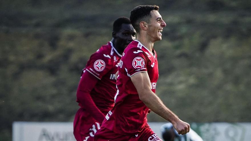 Antonio David celebra el gol que abre el marcador
