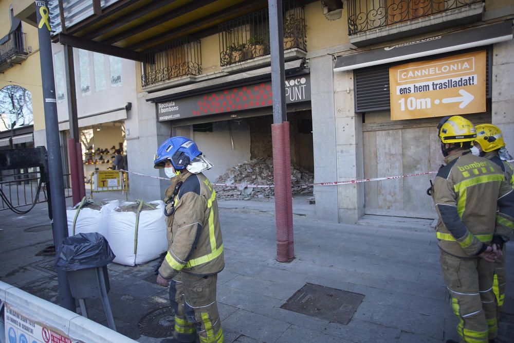 Operaris i bombers a la zona de l''accident laboral