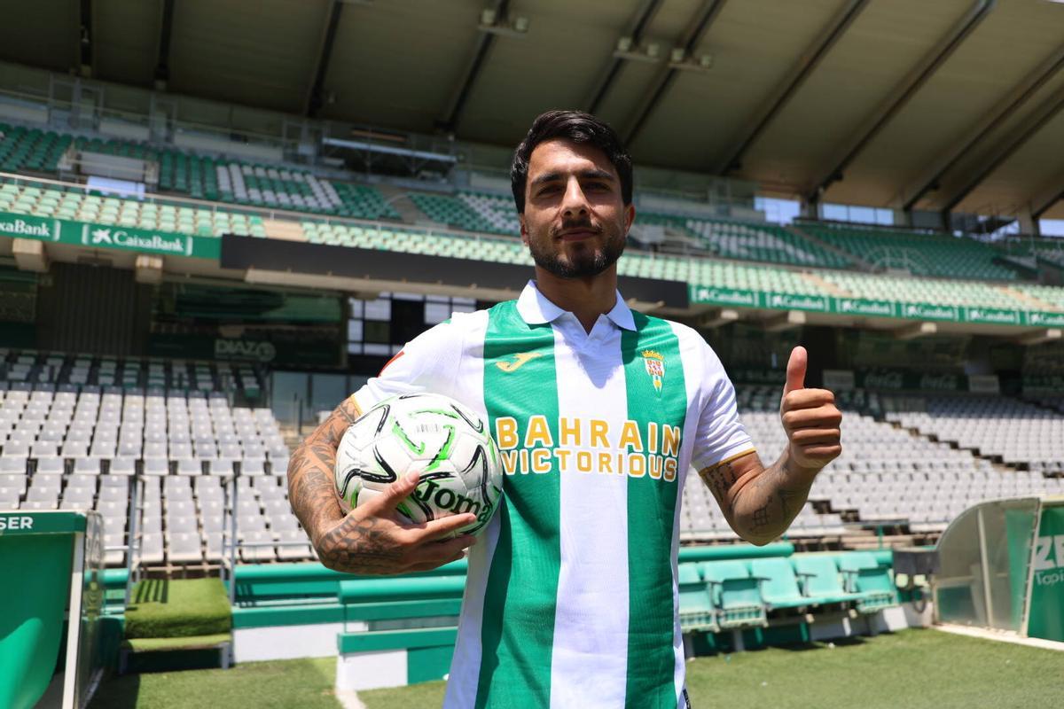 Dani Tasende, en su presentación como jugador del Córdoba CF.