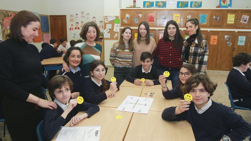 Escolares y profesoras de Carmelitas Vedruna, ayer en la jornada de Salubrízate.   | // I. O.