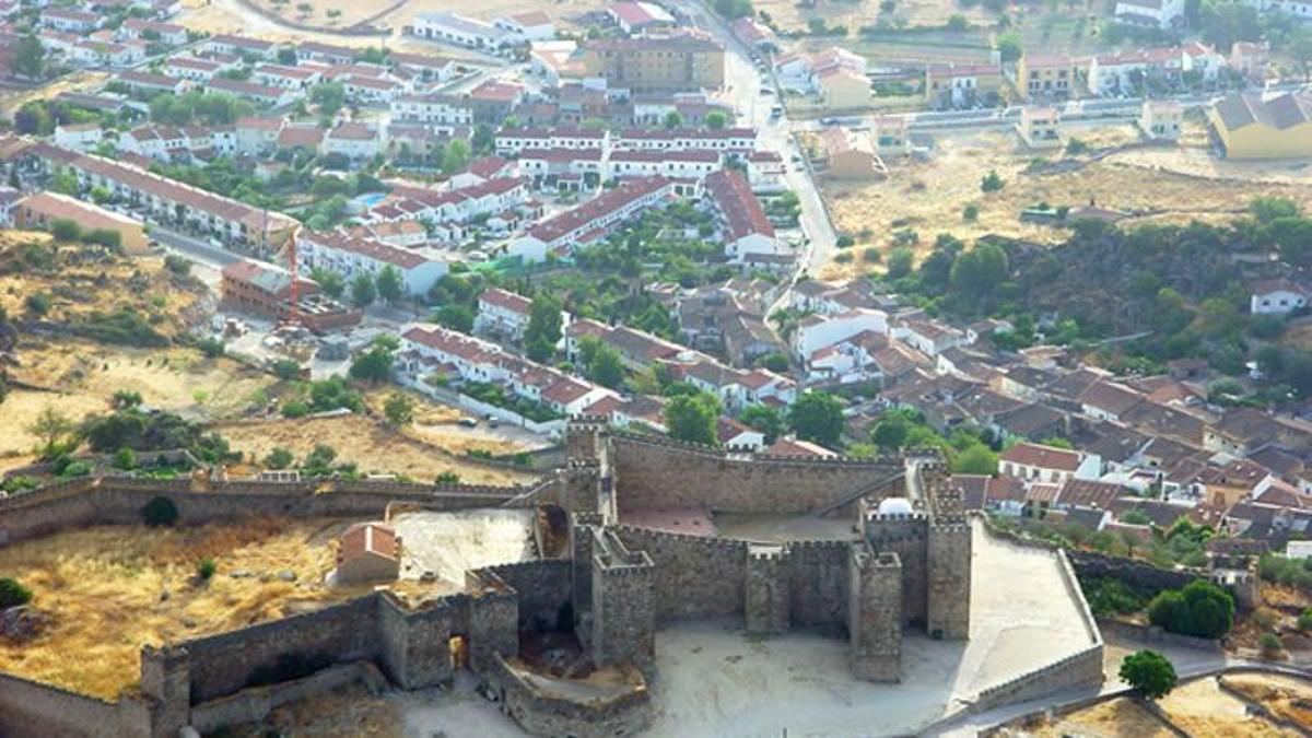 Vista aérea del Castillo de Trujillo.