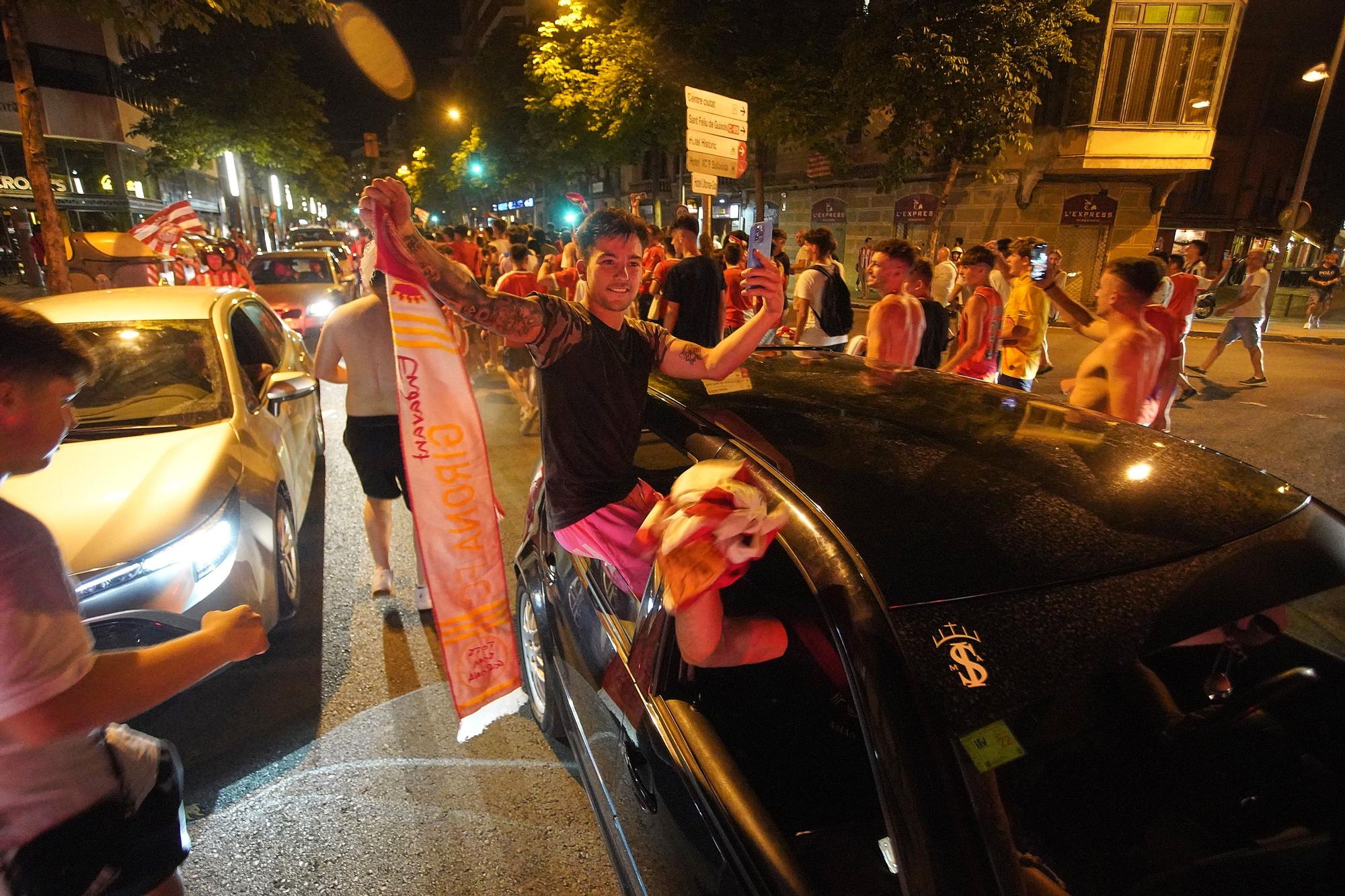 La ciutat surt al carrer a celebrar l'ascens del Girona a Primera