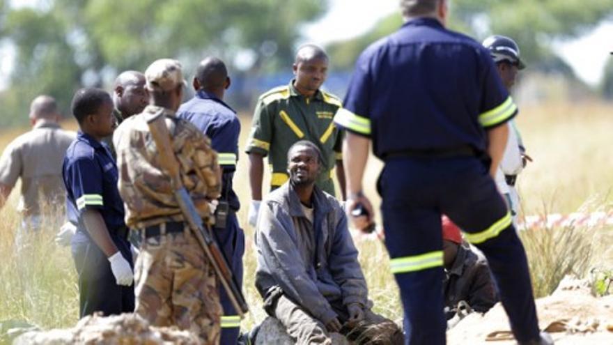200 mineros ilegales atrapados en Sudáfrica