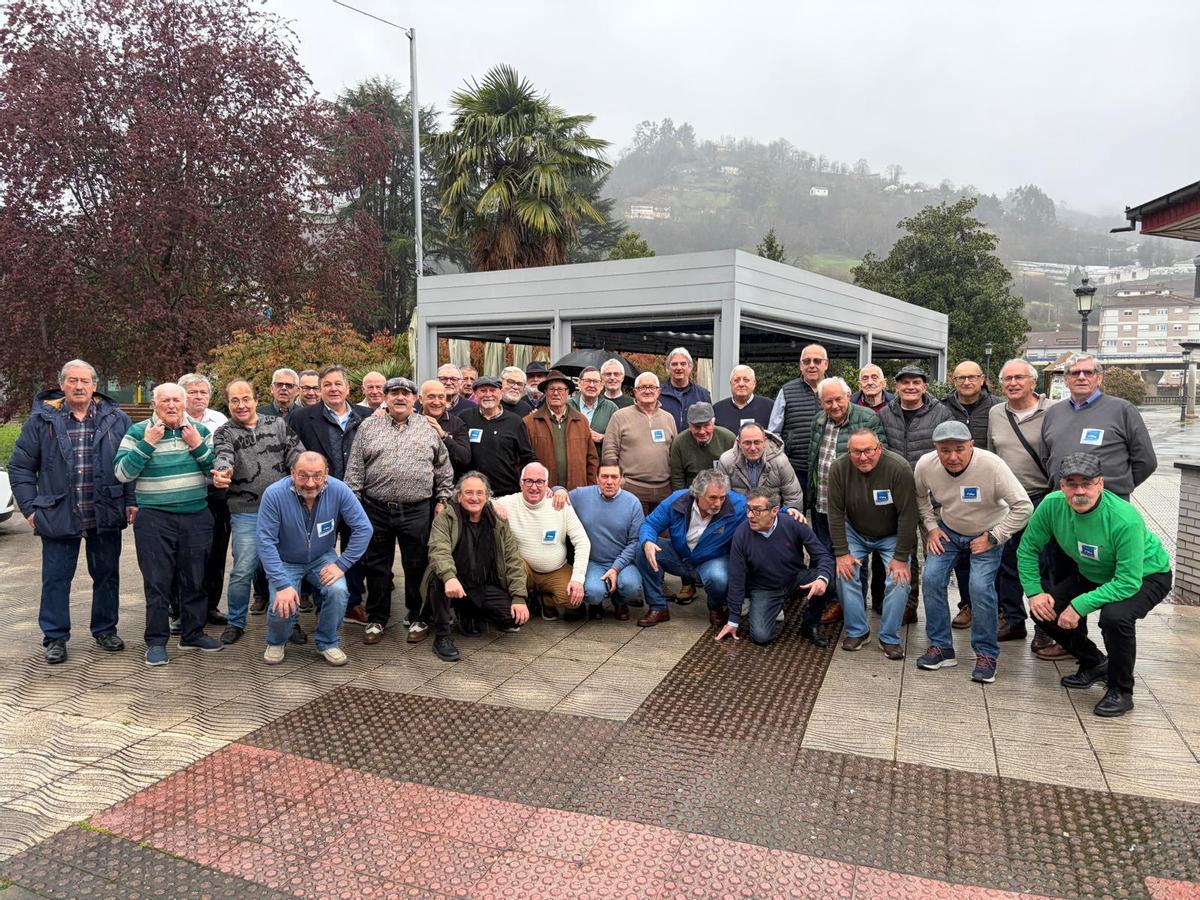 Reunión anual de exalumnos del colegio de "les monjes" de El Entrego