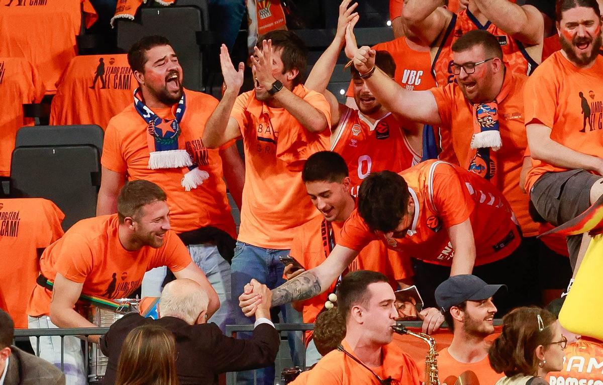 Ambiente de gala en el Roig Arena para recibir al Panathinaikos