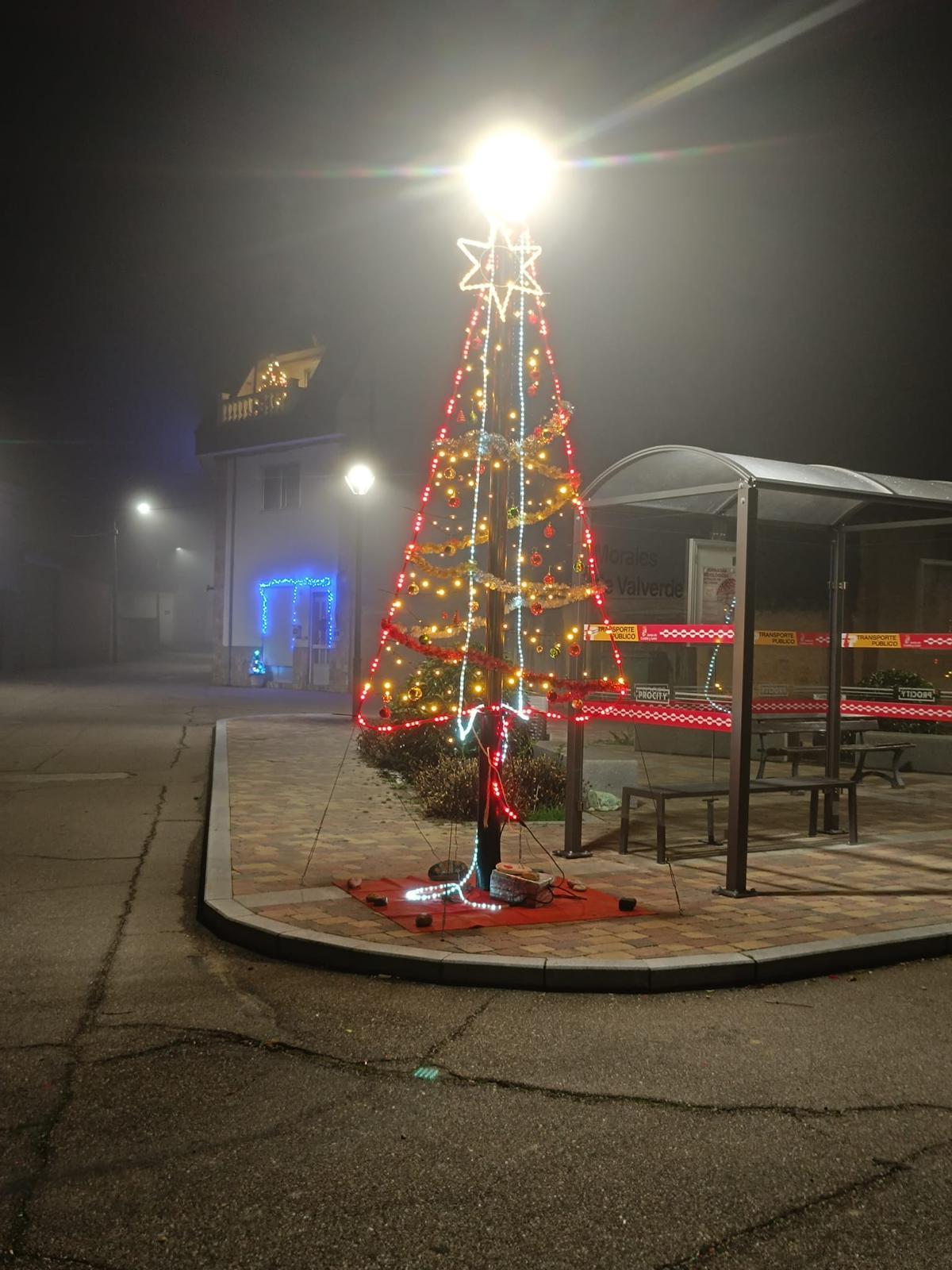 Así luce Morales de Valverde por Navidad