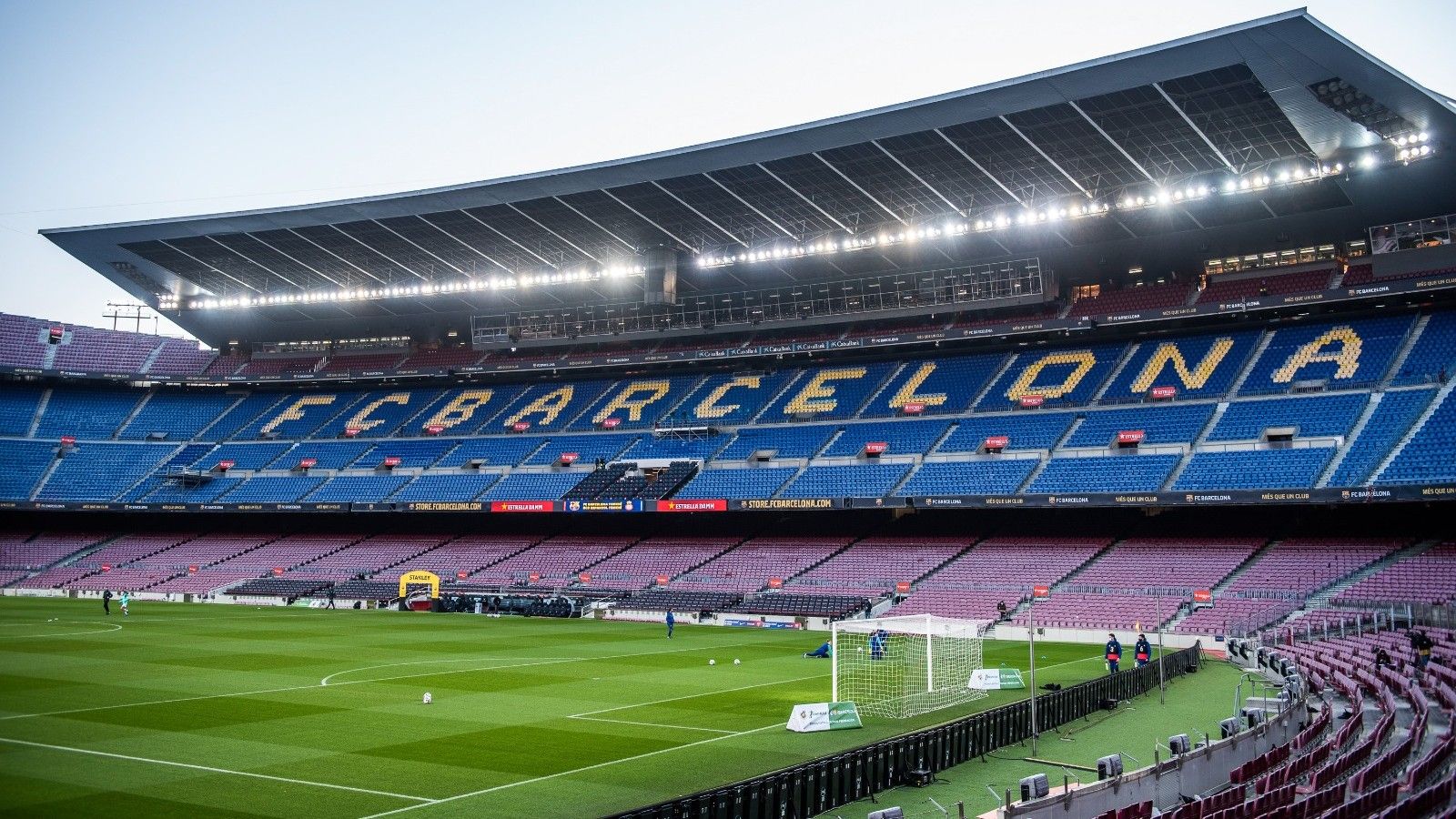 Imagen del Camp Nou vacío