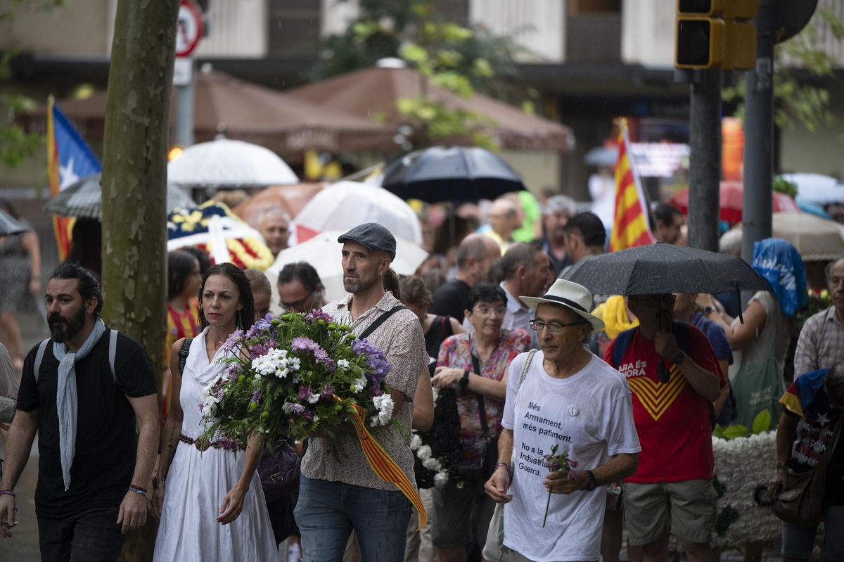 Diada de Catalunya: Ofrenda floral en el monumento a Rafael Casanova