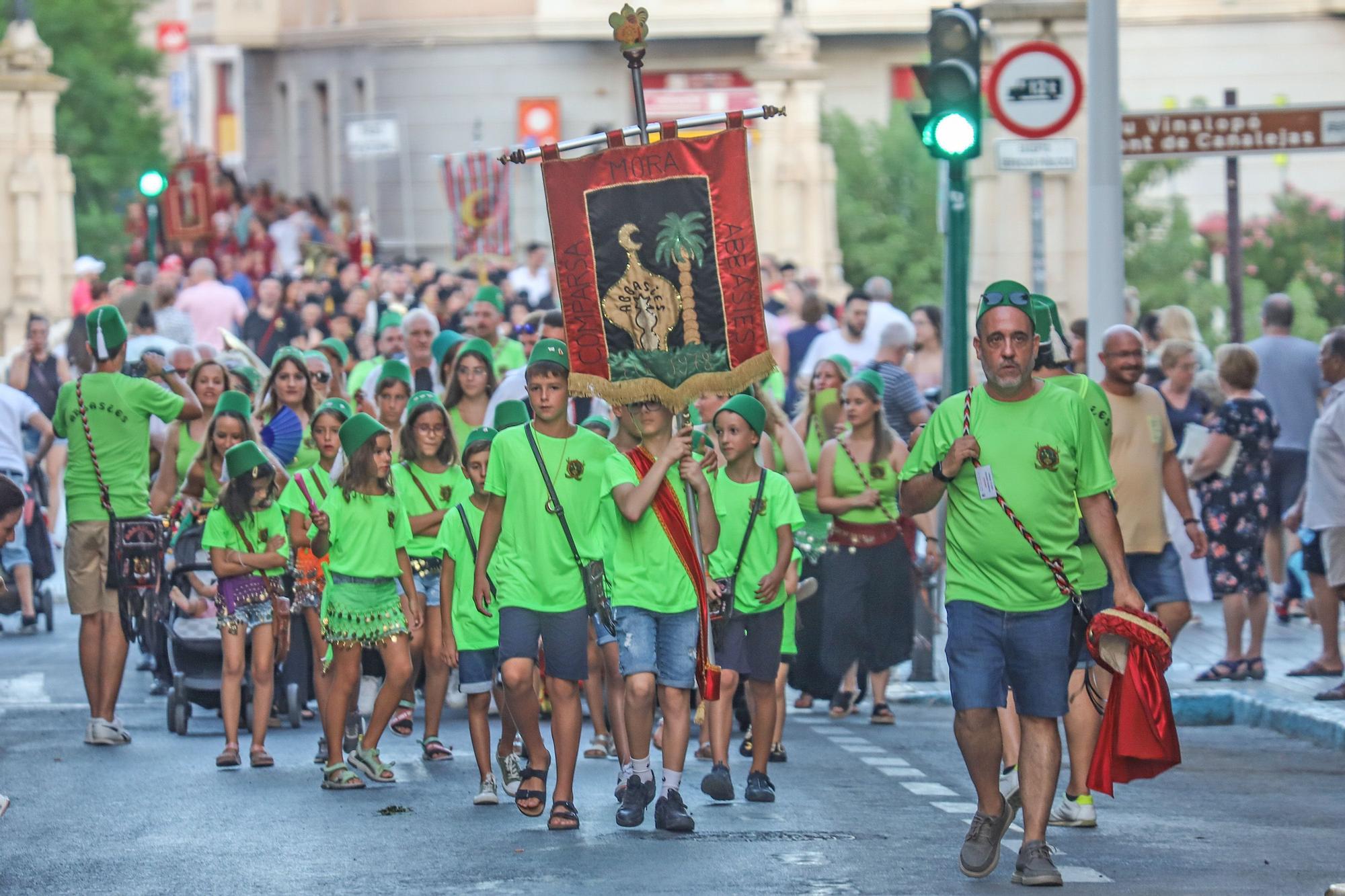 Los Moros y Cristianos de Elche recuperan su Entraeta