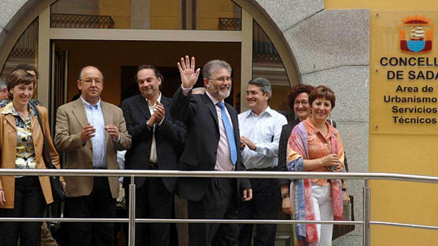 El alcalde, Abel López Soto, el día de su investidura junto a sus compañeros de partido