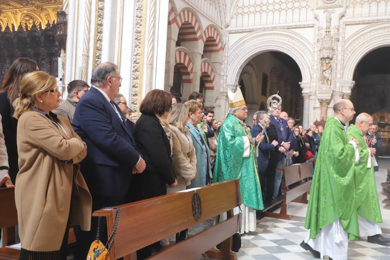 El obispo de Córdoba preside en la Catedral el Jubileo de las Cofradías