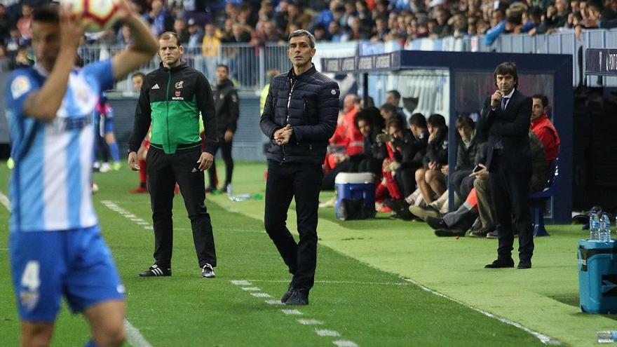 Muñiz, durante el partido contra Osasuna en La Rosaleda