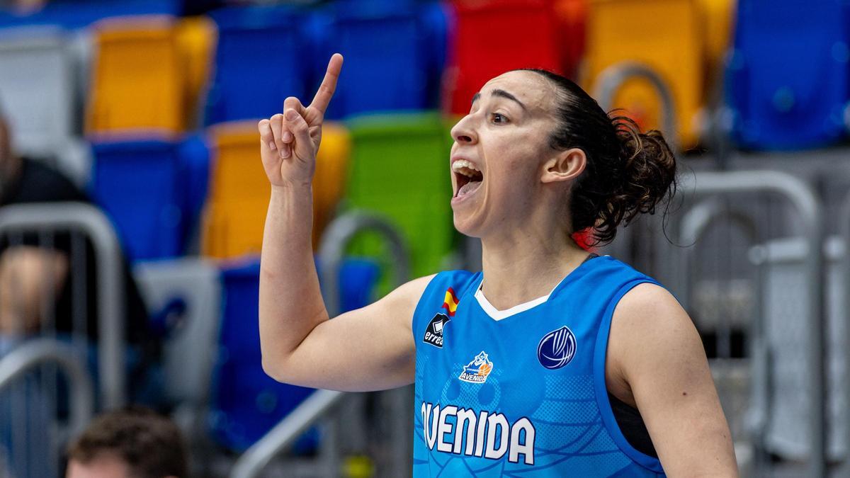La base Silvia Domínguez, durante un partido.