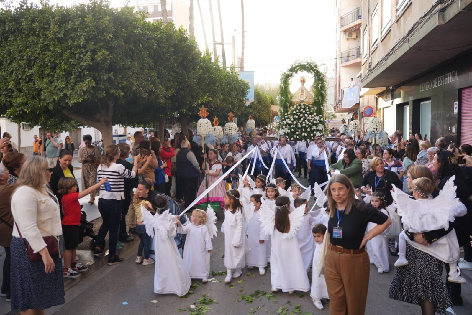 Galería de imágenes: La Virgen del Lledó llega a la plaza de la Virgen del Carmen en el Gau