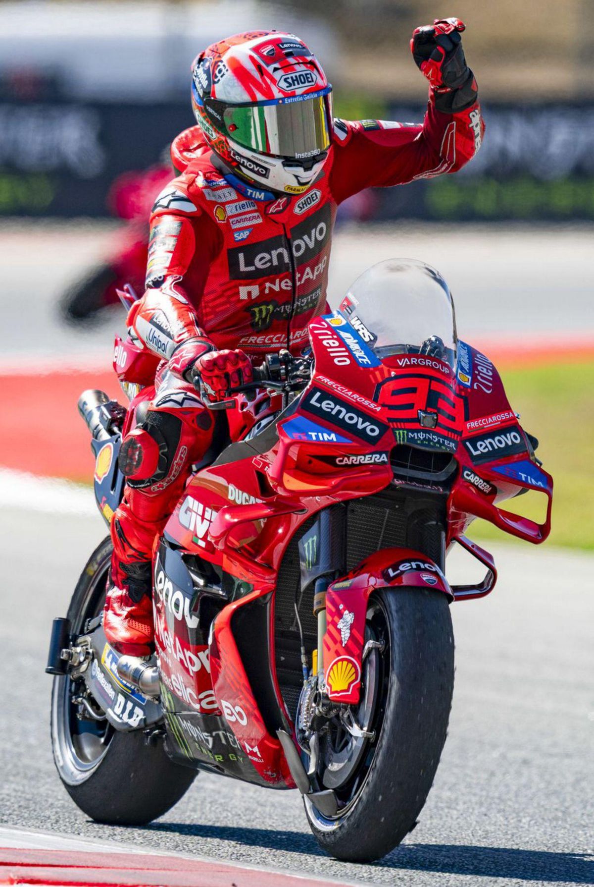 Marc Márquez treu profit de la caiguda de l’Àlex per guanyar Marc Márquez treu profit de la caiguda de l’Àlex per guanyar