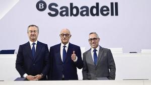 El Sabadell celebra el seu èxit en l’opa i obre etapa amb Armengol al capdavant