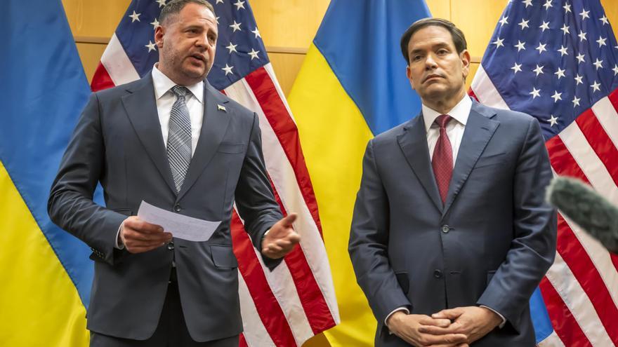 Andriy Yermak, jefe de gabinete del presidente de Ucrania, y Marco Rubio, secretario de Estado de EEUU, en Ginebra.
