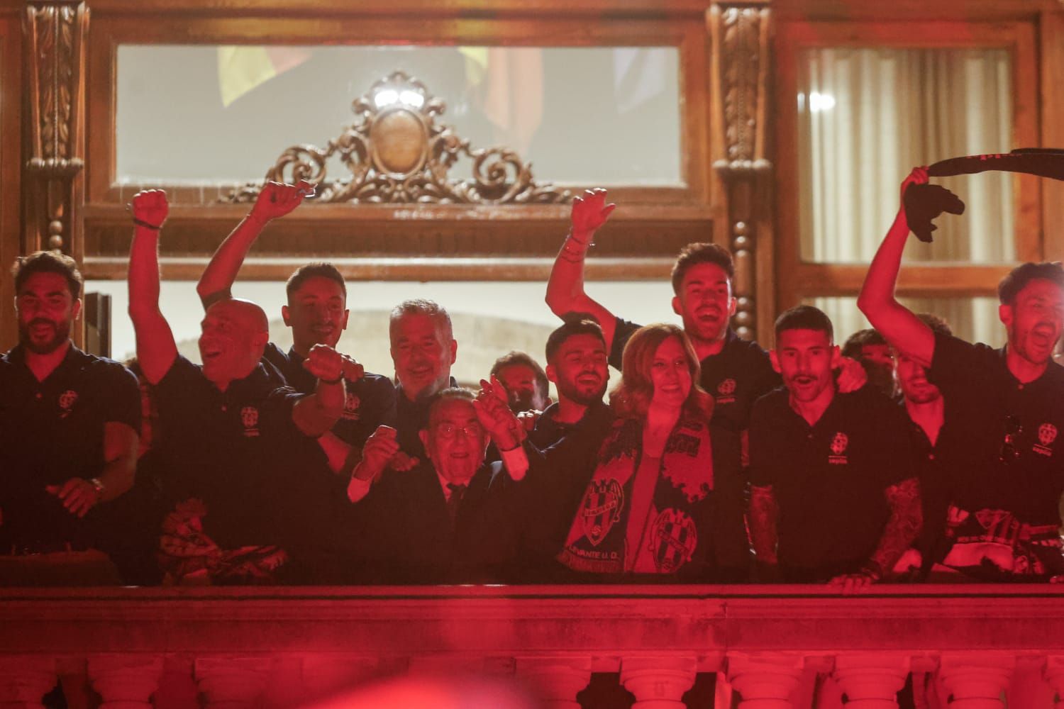 Todas las fotos de la rúa del Levante UD por su ascenso a Primera División