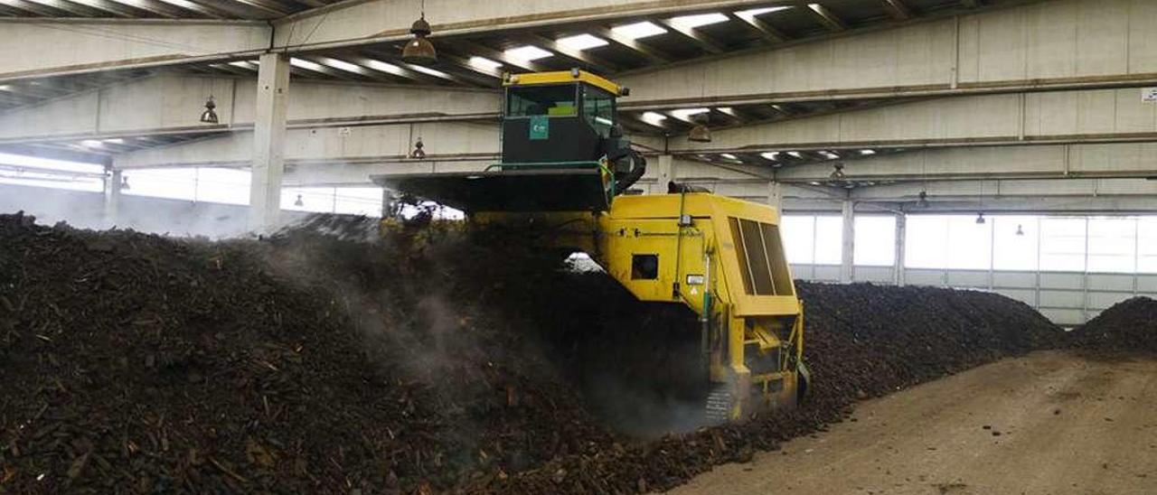 Proceso de transformación del compost en la planta de Tratamientos Ecológicos del Noroeste (TEN).