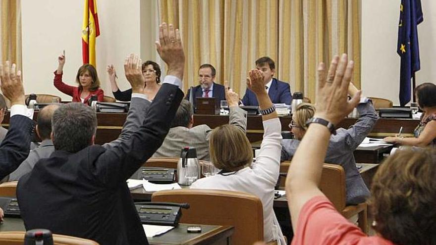 Un momento de las votaciones, ayer en la Comisión de Trabajo del Congreso.