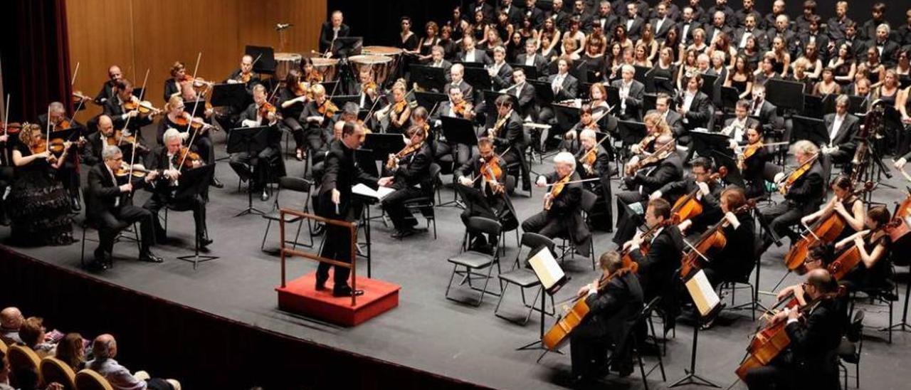 Orquesta de la OSPA, cuyos músicos están afectados por la reclamación.