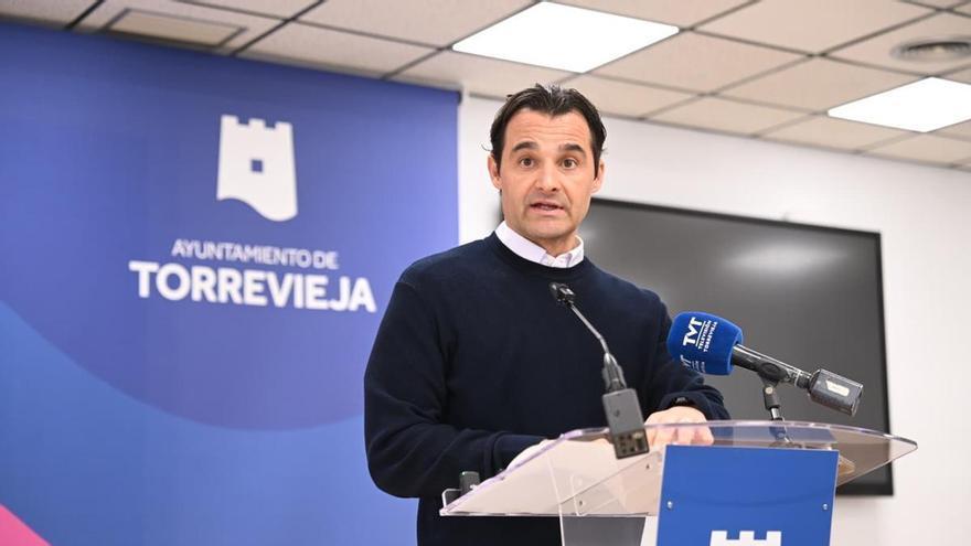 El alcalde de Torrevieja, Eduardo Dolón, comparece sobre el asesinato de una niña de 3 años