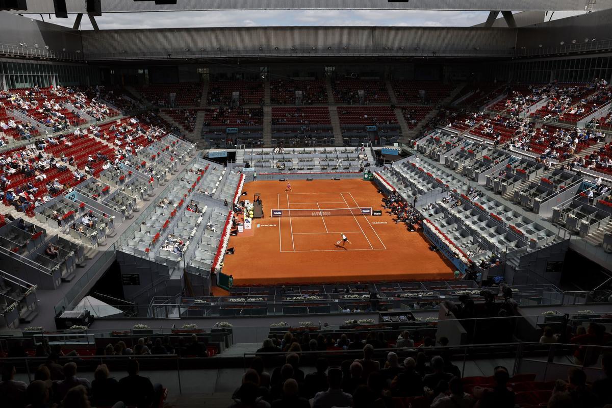 Aspecto de la pista central del Mutua Madrid Open en el primer partido tras la reanudación.