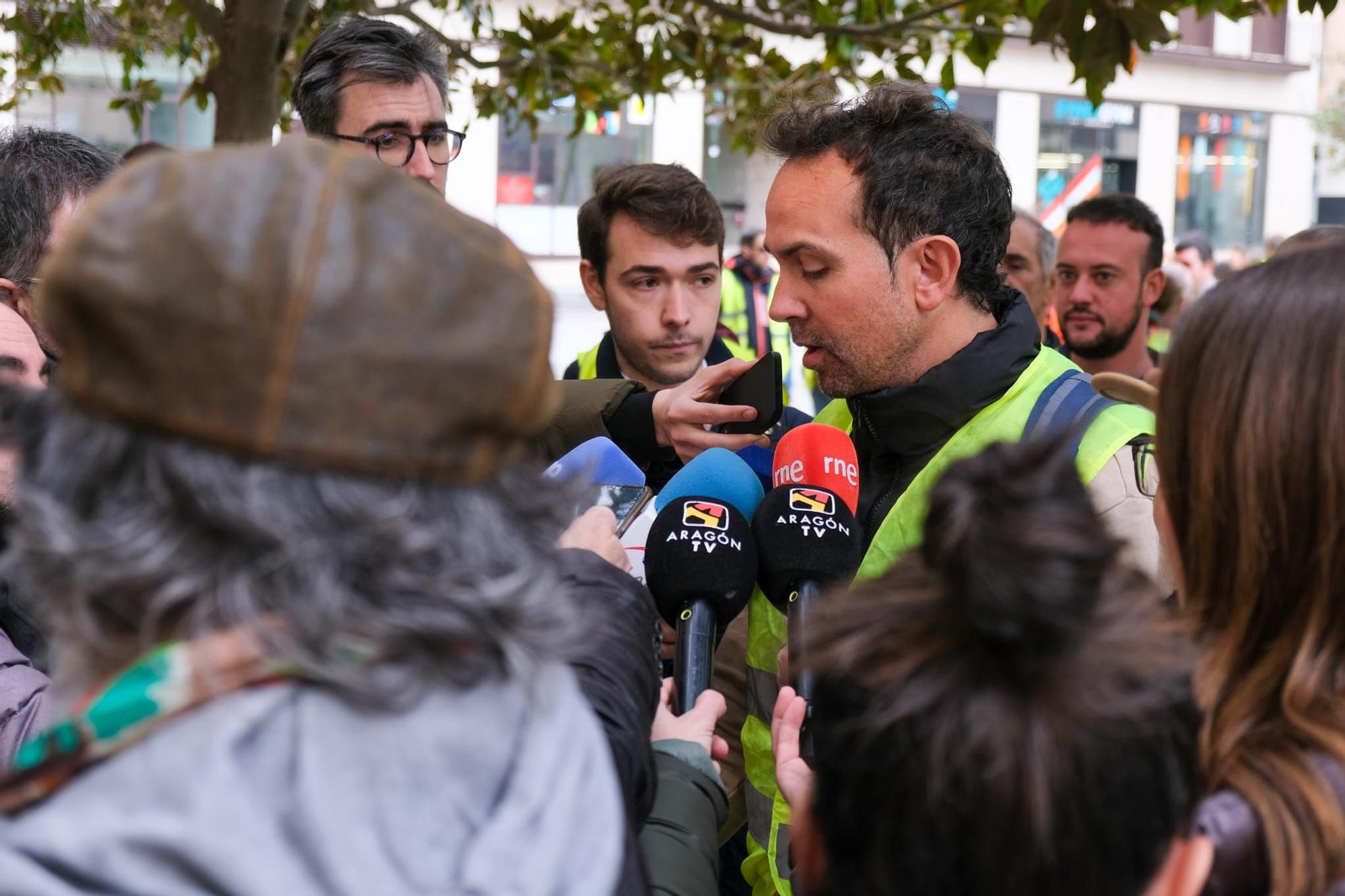 EN IMÁGENES | Los agricultores se concentran en la plaza del Pilar