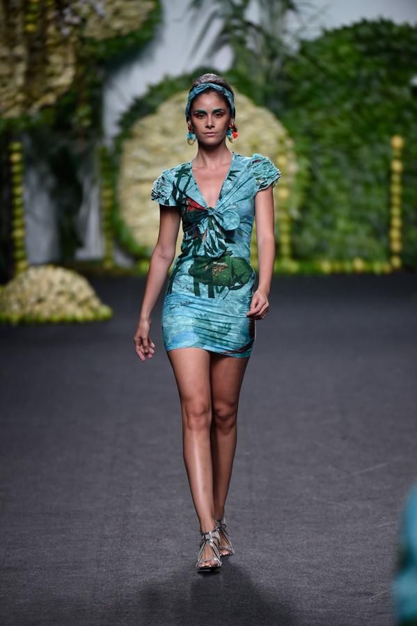 Vestido estampado de la colección primavera-verano 2018 de Francis Montesinos
