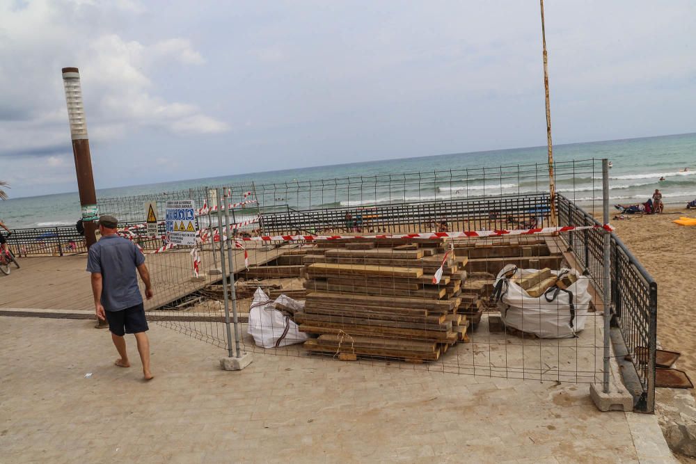 Obras de reforma del paseo de  la playa de La Mata