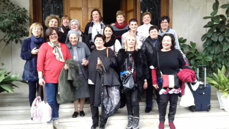 Foto del reencuentro de algunas de las internas con la hermana Esperanza Varela en Roma. // DBM