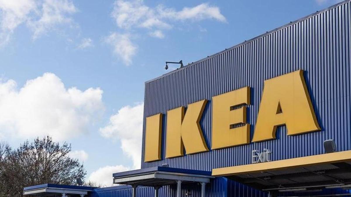 Mañana se esperan colas kilométricas en Ikea para hacerse con la mesa plegable más barata: es ideal para espacios reducidos