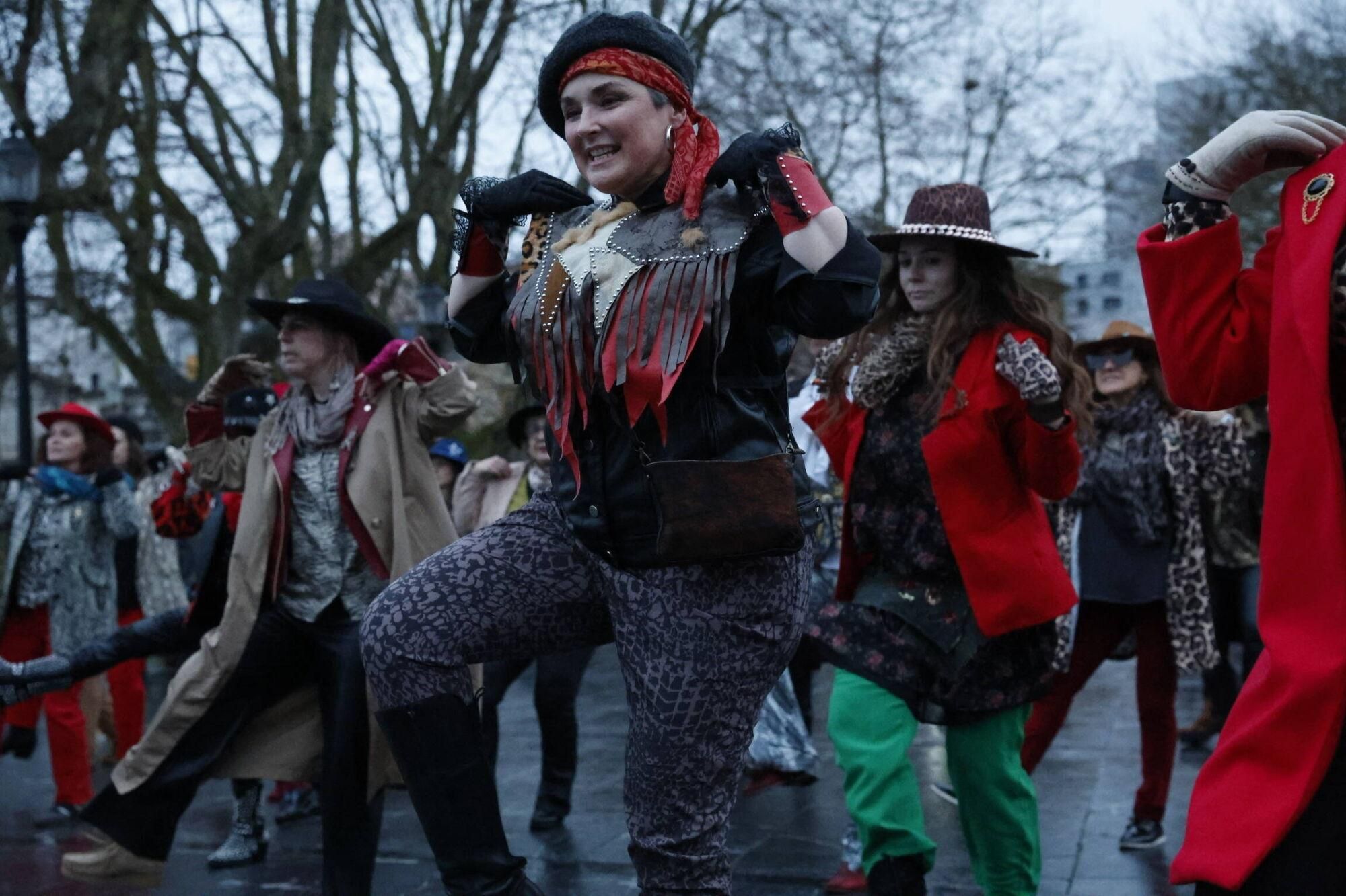 EN IMÁGENES: Flashmob en honor a Tino Casal en Gijón