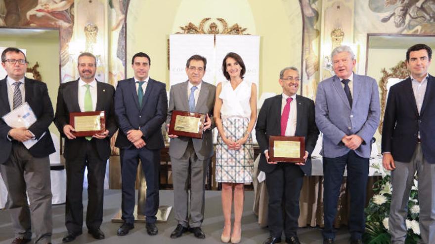 Las universidades y los Colegios Profesionales, premios de los expertos del turismo
