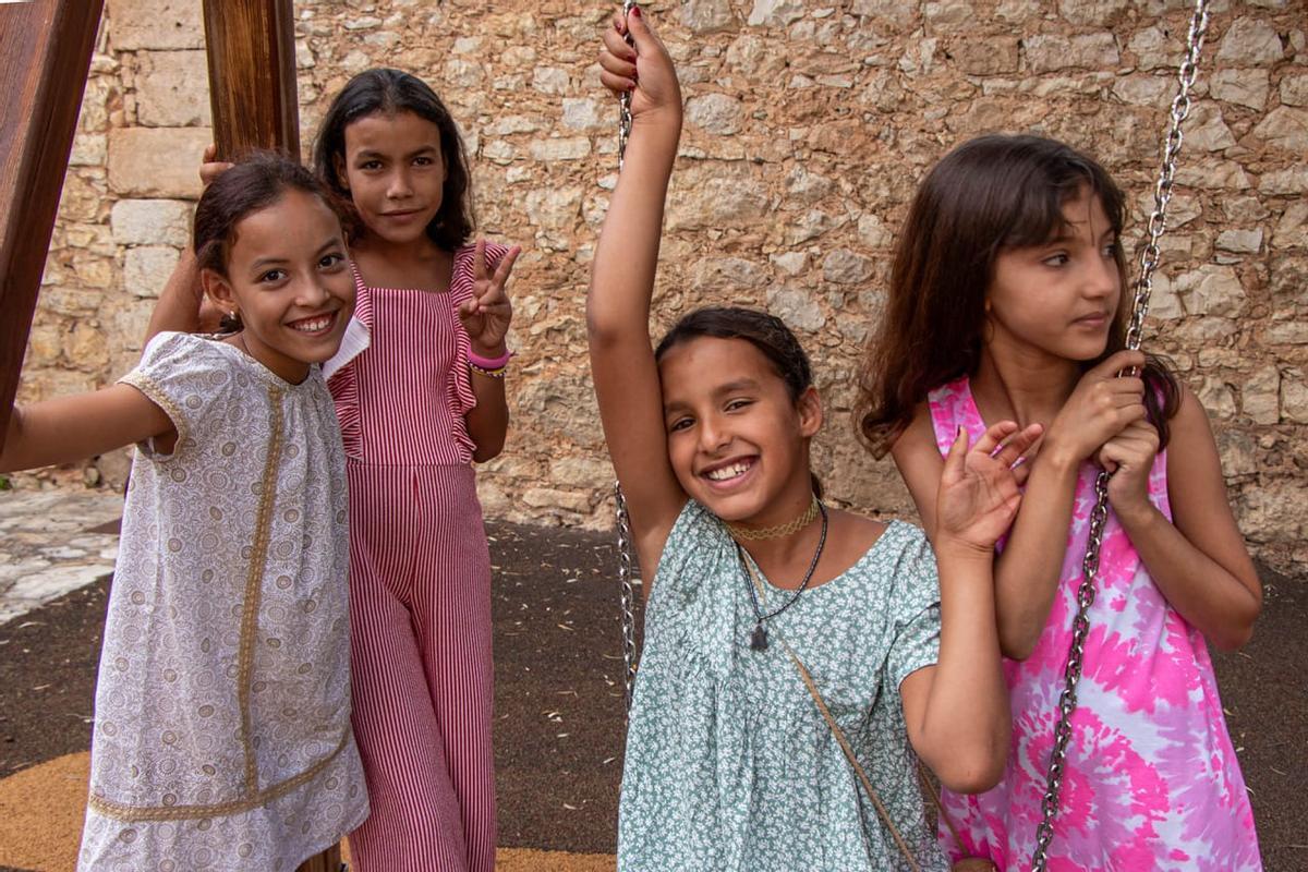 Sahauri-Mädchen während ihres Sommer-Aufenthalts auf Mallorca