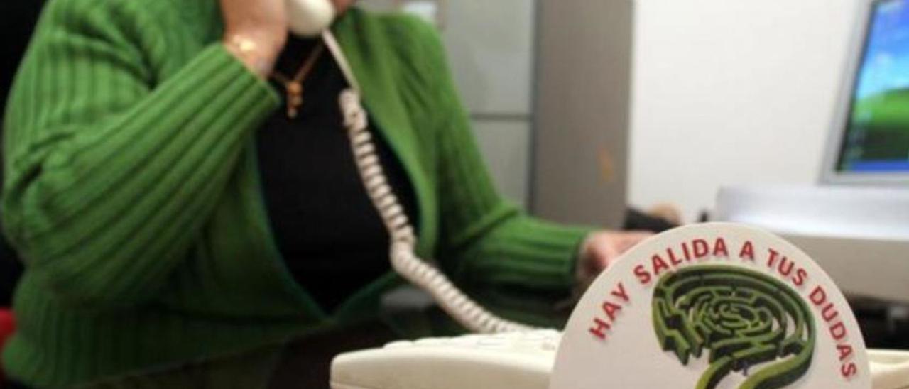 El Teléfono de la Esperanza recibió su primera llamada en 1976.