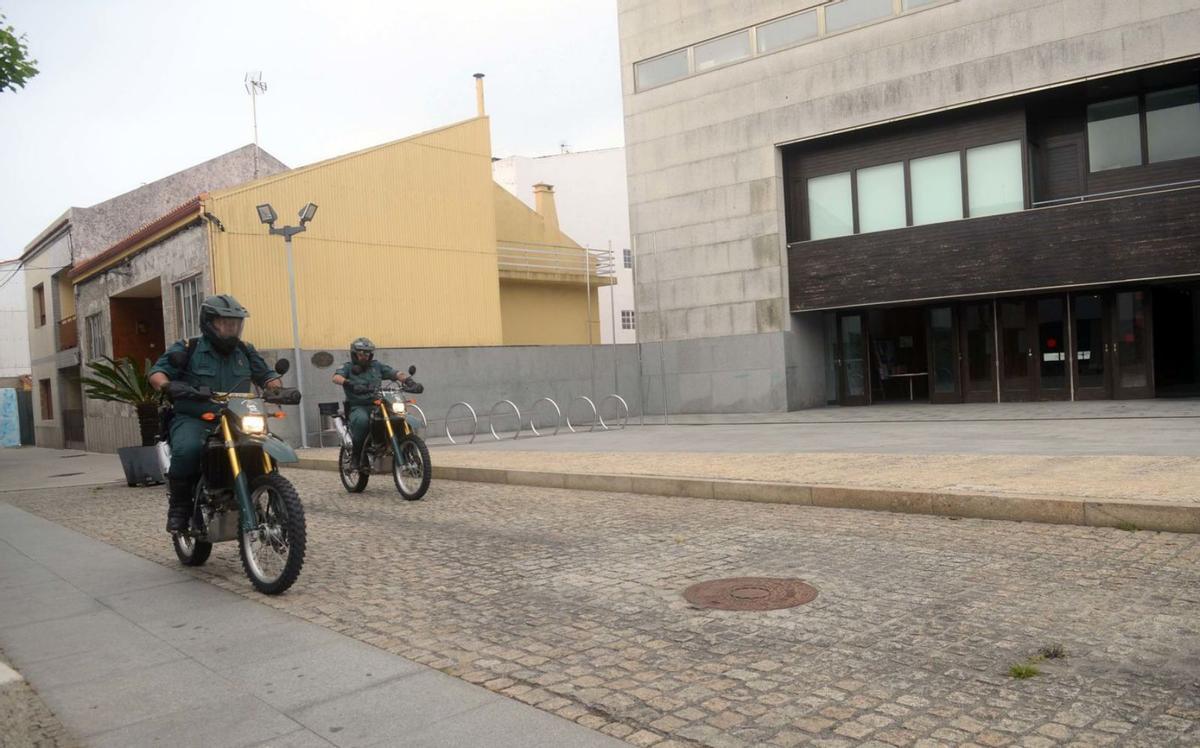 Agentes motorizados de la Guardia Civil rondaron la comarca este domingo |   // IÑAKI ABELLA