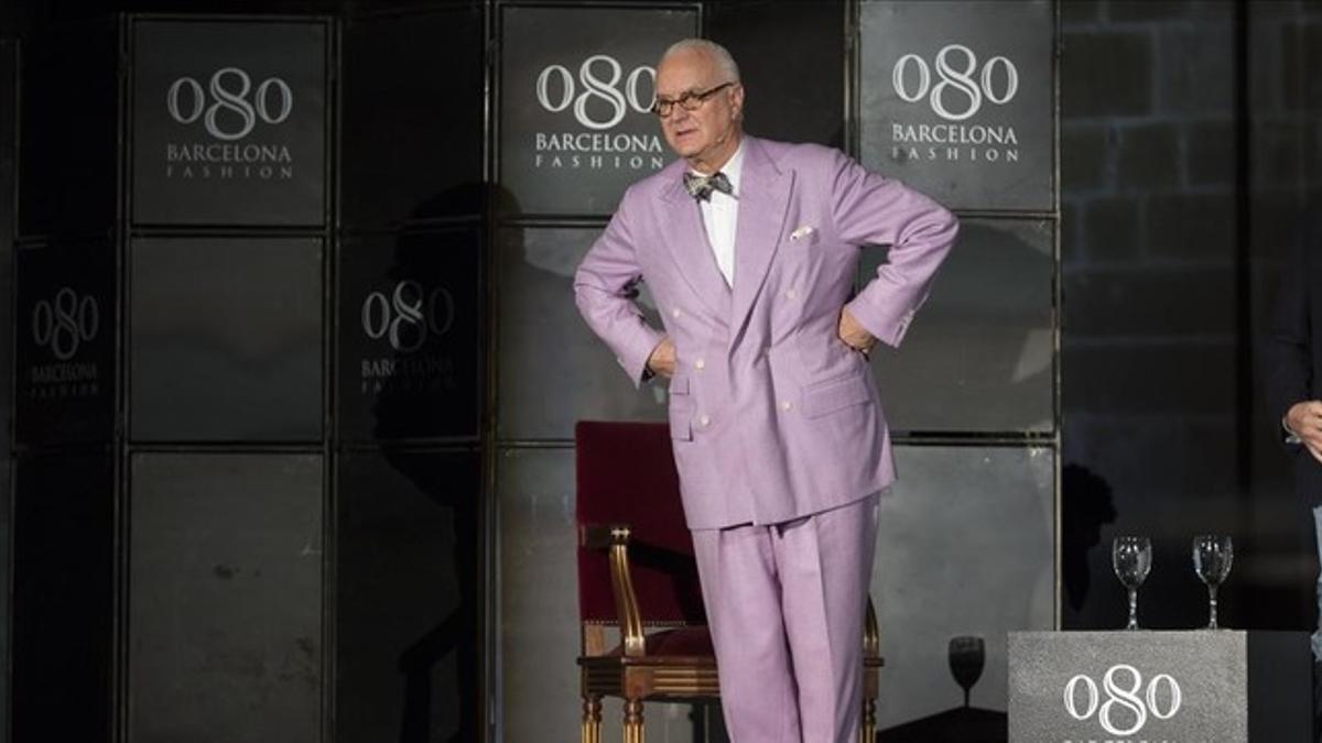 Blahnik luce sus 'manolos' en la 080